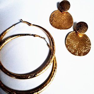 Gold earring set